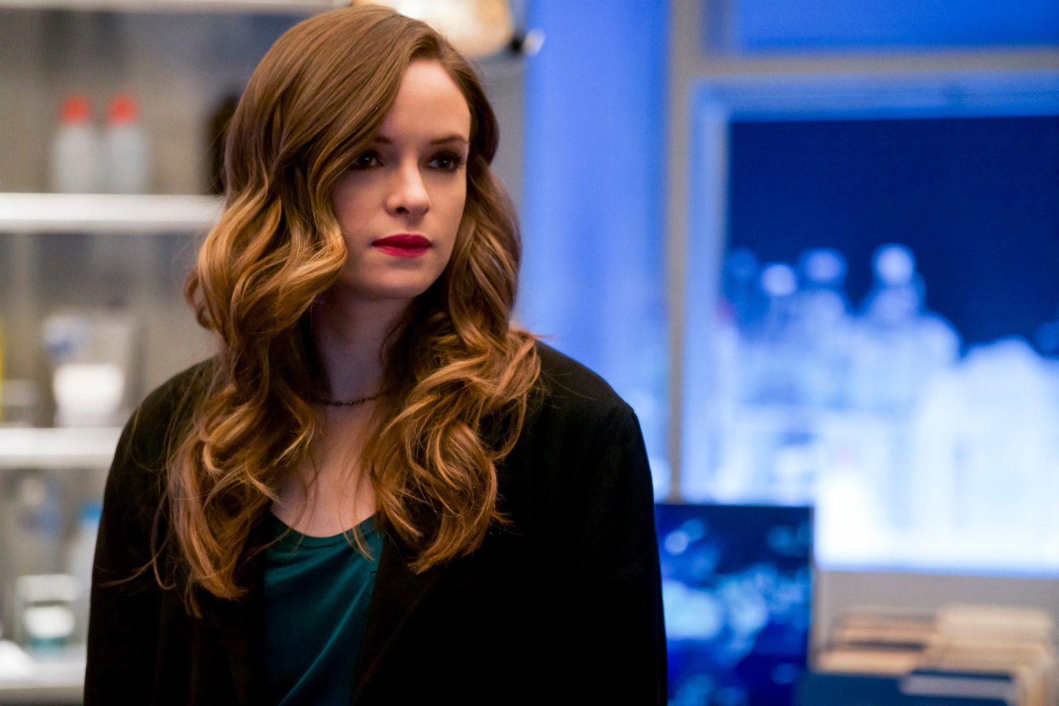Danielle-Panabaker-in-The-Flash-1536x1024